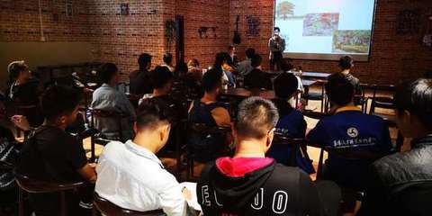 襄阳创业双创周暨优秀青年分享会